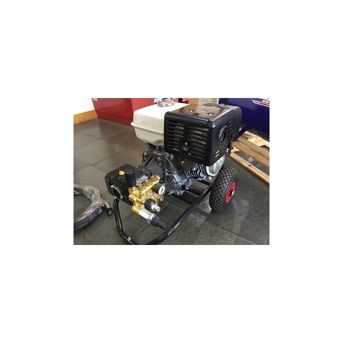 HIDROLAVADORA COMET KDX2 15/200 AUTONOMA A GASOLINA CONMOTOR HONDA